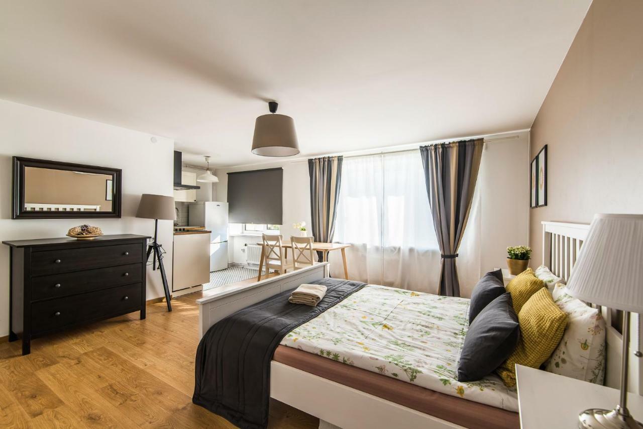 Sunshine Apartment เลียปาญา ภายนอก รูปภาพ